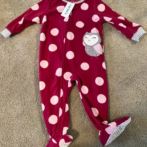 3 pairs of Carters PJ's - Picture 3 of 3